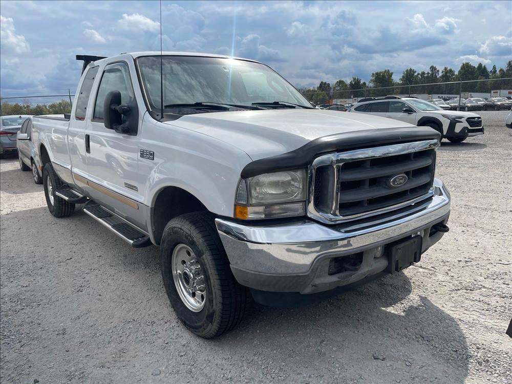 2003 Ford F350 Extended Cab (4 doors)