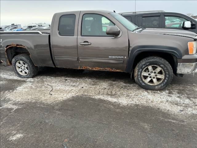 2008 GMC Sierra Extended Cab (4 doors)