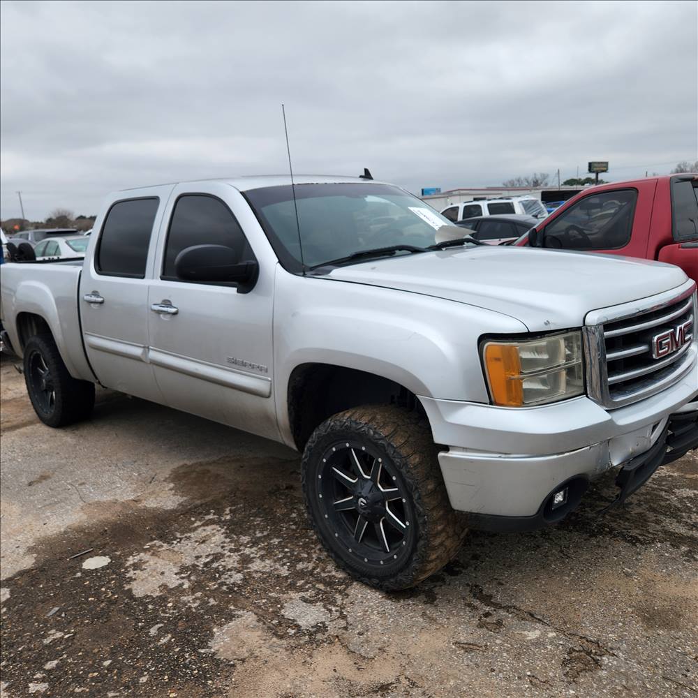 Image of 2013 GMC Sierra Crew Cab (4 doors) 2013 GMC Sierra Crew Cab (4 doors)