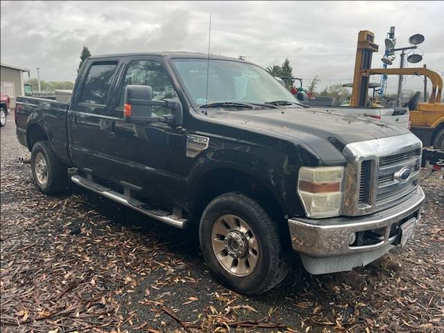 2010 Ford F350 Crew Cab (4 doors)
