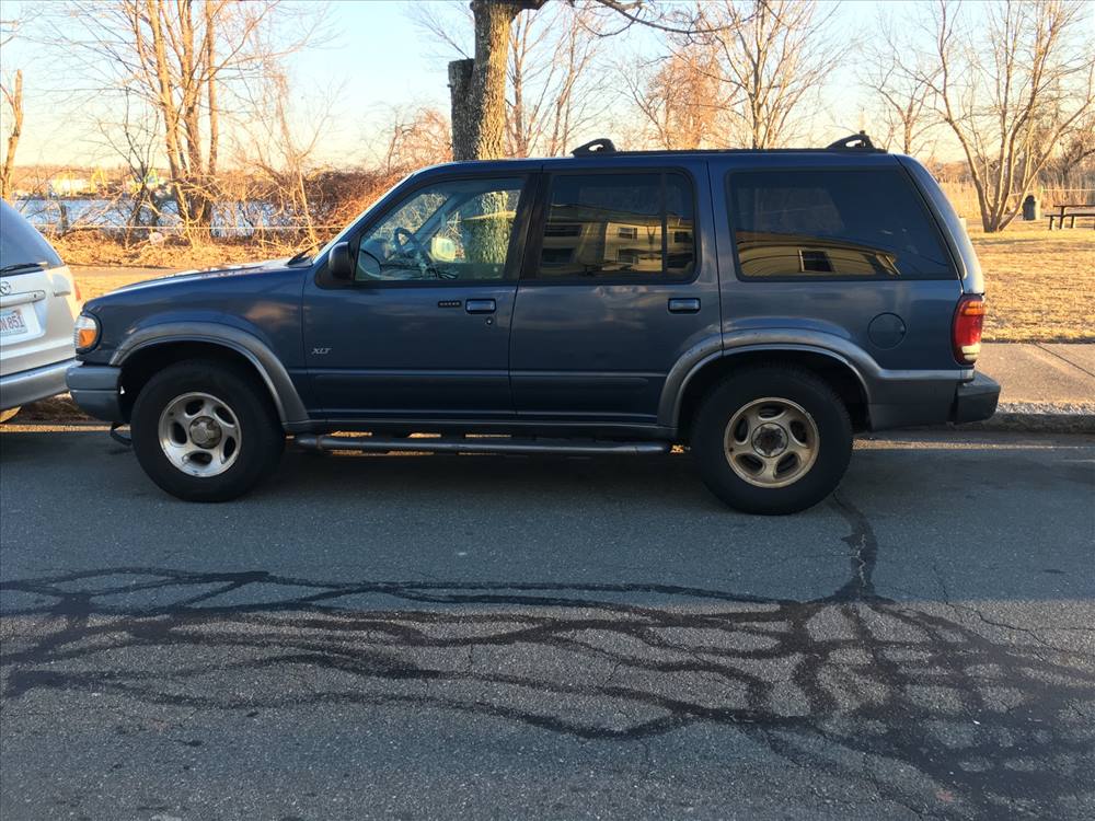 2000 Ford Explorer